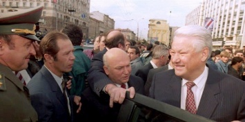 "Я из Белого дома руководил расстановкой техники": Лужков рассказал о своей роли во время путча 1991 года