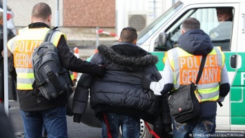 Предполагаемый террорист останется под арестом до депортации из Германии