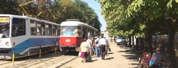 Трамвай в Каменском, жара и мечты о комфорте