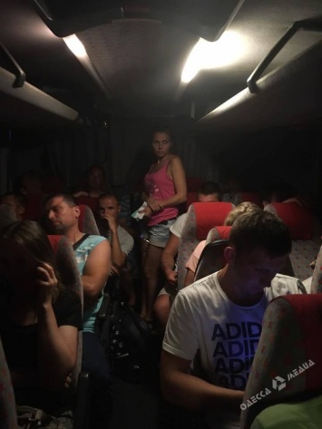Одесситка больше суток провела стоя в автобусе в Польшу: купленное место оказалось занято (фото)