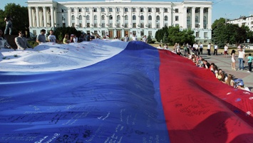 В Крыму 22 августа развернут самый большой флаг России на полуострове