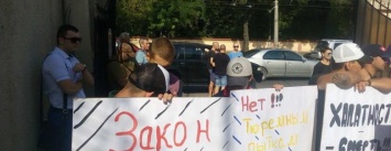 Начальника Одесского СИЗО с боем отпустили на похорон Алены Порошенко (ФОТО)