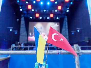 «Стамбульский вечер» в Одессе собрал тысячи зрителей