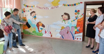 В Харькове в детских больницах рисуют сказочных героев