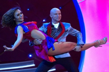 Екатерина Варнава и Дмитрий Хрусталев исполнили жаркий танец (ВИДЕО)