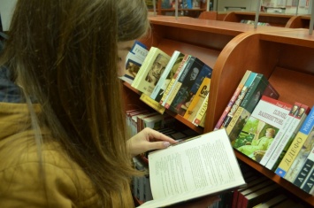 В центре Запорожья с песнями и мастер-классами откроют книжный магазин известной сети