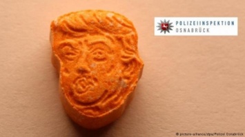 Немецкая полиция конфисковала тысячи таблеток экстази в форме головы Трампа