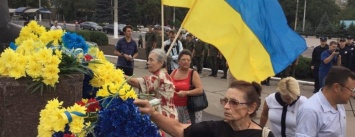 В Мариуполе отметили День флага (ФОТО+ВИДЕО)