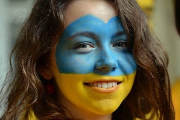 Флаг Украины повсюду: от АТО до Кремля