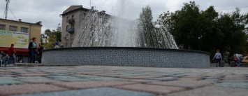 В центре Каменского запустили новый фонтан