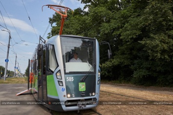 В Харькове запустили на маршрут новый трамвай