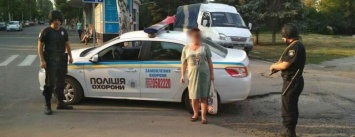 Славянские полицейские задержали женщину, которая украла сумку с IPhone