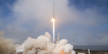 SpaceX успешно запустила тайваньский спутник и приземлила первую ступень на баржу