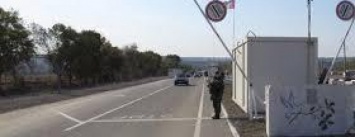 Женщина не смогла вывезти ребенка в Крым через КПВВ "Новоторицкое"