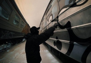 Фотофакт: поезд Киев-Москва обрисовали антироссийскими надписями