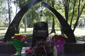 В Торезе установили мемориал погибшим горнякам
