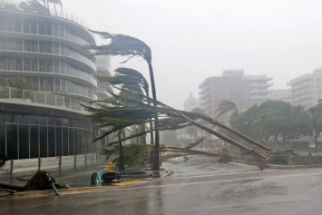 Сумма ущерба от ураганов "Харви" и "Ирма" может превысить $290 млрд