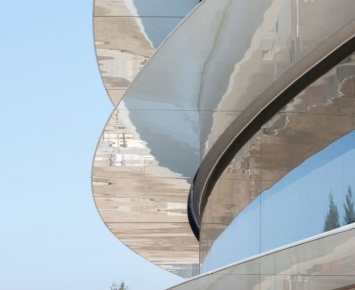 Перед запуском iPhone 8 Apple переехали в новую штаб-квартиру