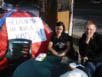 Переселенка из Макеевки объявила голодовку из-за саботажа закона о жилье для переселенцев и воинов АТО