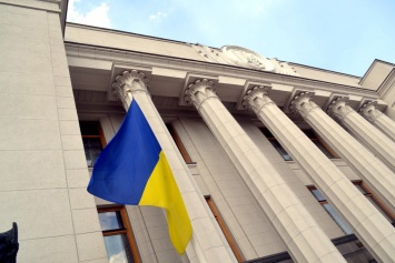 "Зрада" в Раде: в парламенте продают книги известных украинофобов (видео)