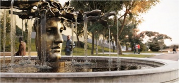 Лик бога: одесский скульптор начал работу над фонтаном, который украсит Греческий парк