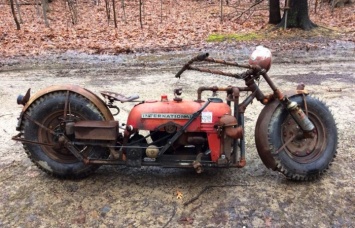 Как из деталей старого трактора умелец построил стильный мотоцикл