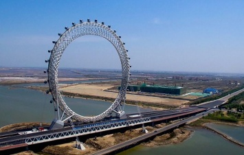 Они снова бьют рекорды: китайцы построили первое в мире колесо обозрения без оси