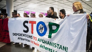 Германия депортировала в Кабул афганских беженцев