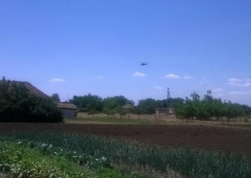 Российский вертолет нарушил воздушную границу Украины (видео)