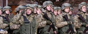 В следующем году украинским военным повысят зарплату