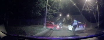 В сети появилось видео погони за пьяным водителем в Сумах