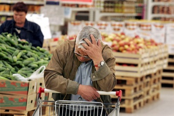 Заговор? Почему в Украине дорожают продукты и дешевеет гривна