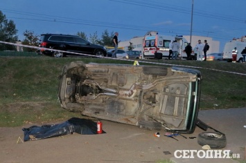 Страшное ДТП на Оболони: водителя раздавил собственный автомобиль