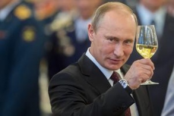 "Политический сын Путина": публицист заявил, что президентом РФ может стать человек с алкогольной зависимостью