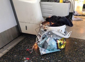 В метро Лондона нашли вторую бомбу. Полиция преследует мужчину с ножом