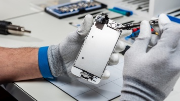 Apple повышает официальные цены на ремонт iPhone