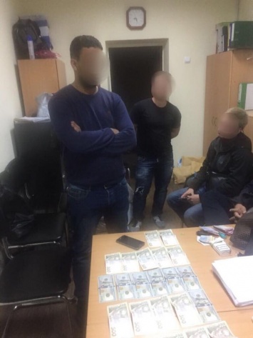 В Киеве задержали банду марроканца, который вымогал полмиллиона долларов у саудита