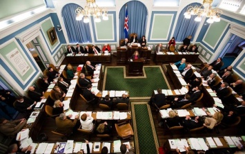 В Исландии проведут досрочные парламентские выборы