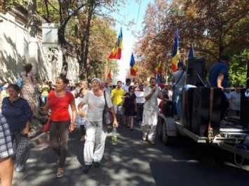 В Кишиневе оппозиция вышла на протест против смешанной системы выборов