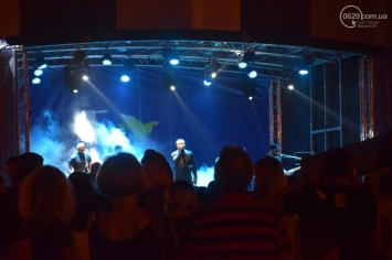 В Мариуполе группа "СКАЙ" зажгла Театральную площадь (ФОТО+ВИДЕО)