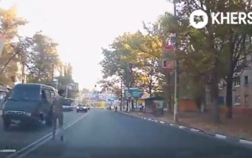 Пешеходы в Херсоне не умеют переходить дорогу