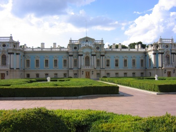 Ремонт длиной в 14 лет: на Мариинский дворец не хватило денег