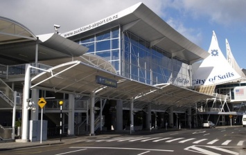 Аэропорт Окленда отменяет авиарейсы из-за проблем с топливом