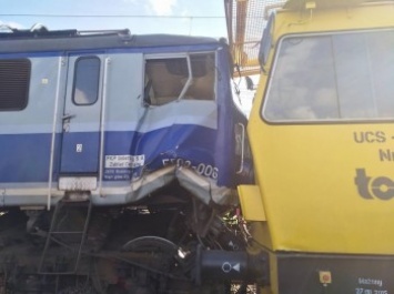 В Польше пассажирский поезд столкнулся с дрезиной (фото)