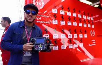 9-кратного чемпиона мира по мотокроссу Кайроли позвали в MotoGP и Формулу-1