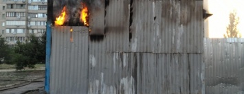 В Каменском на бульваре Освободителей вспыхнул пожар