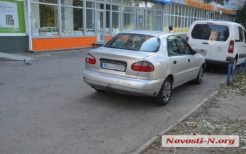 В центре Николаева столкнулись три автомобиля - образовалась большая пробка