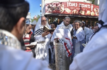 В Умань на празднование иудейского Нового года приехали свыше 30 тысяч гостей