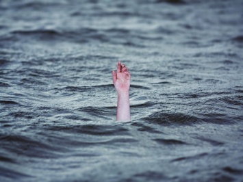 Трагедия на Ждановском пляже: утонули два иностранца