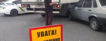 В районе Центрального рынка грузовик DAF на повороте задел ВАЗ (ФОТО)